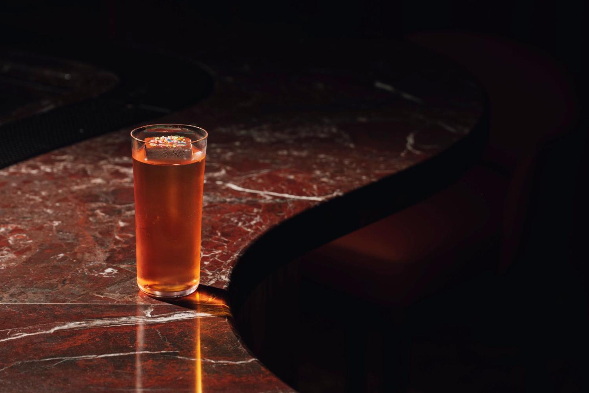Delano Dubai At Bluewaters Hotel Luaran gambar A glass of Old Fashioned