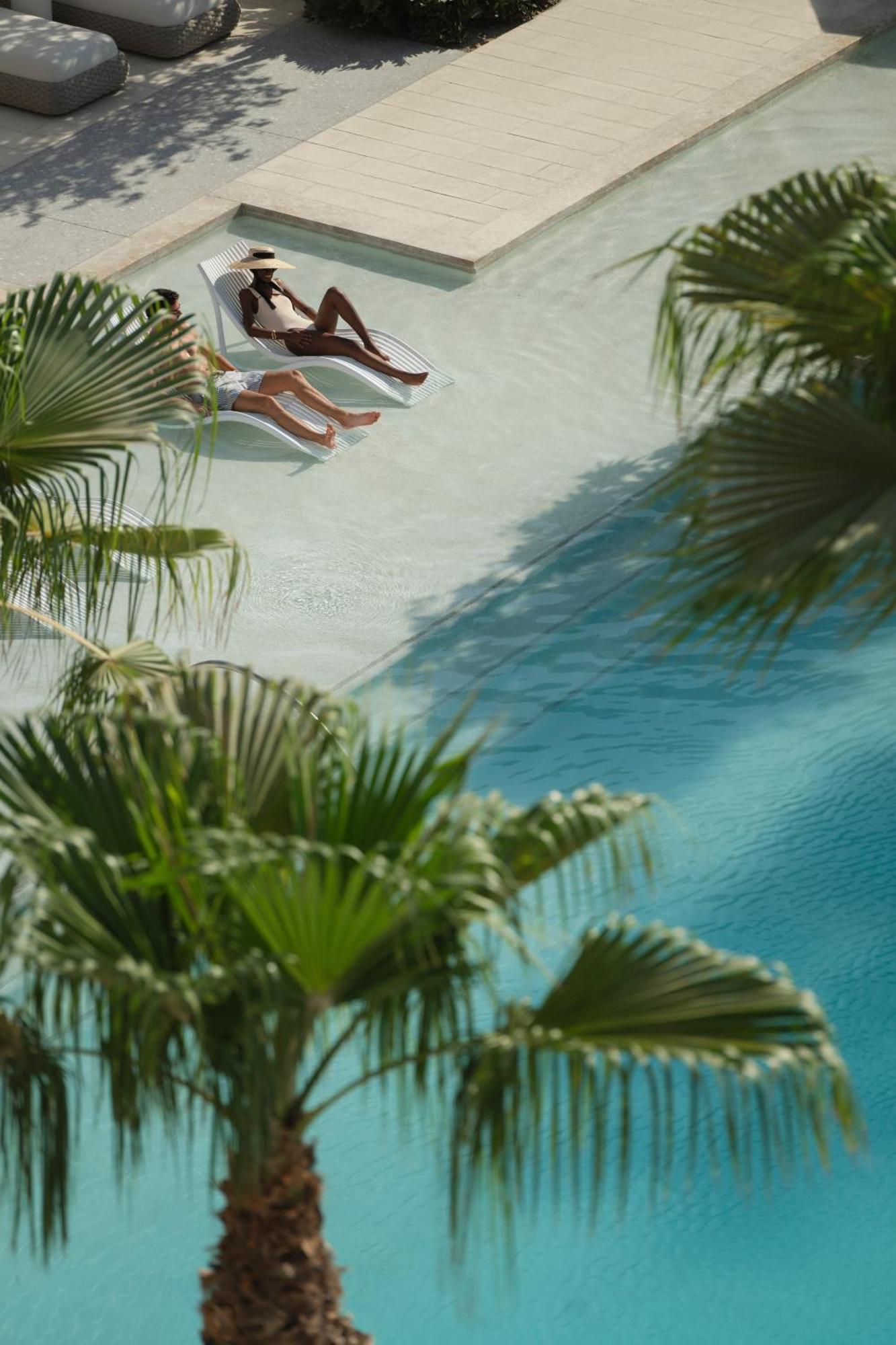 Delano Dubai At Bluewaters Hotel Luaran gambar The pool at the Four Seasons Hotel
