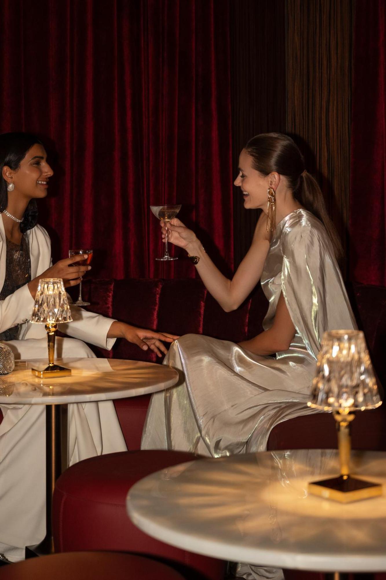 Delano Dubai At Bluewaters Hotel Luaran gambar The bar at the Ritz