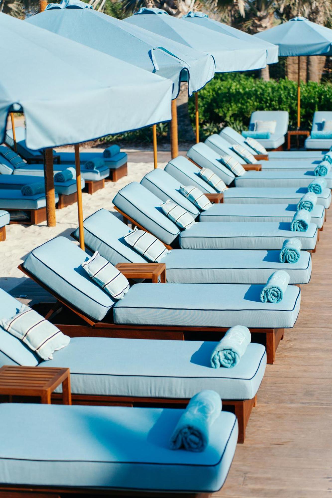 Delano Dubai At Bluewaters Hotel Luaran gambar Sun beds